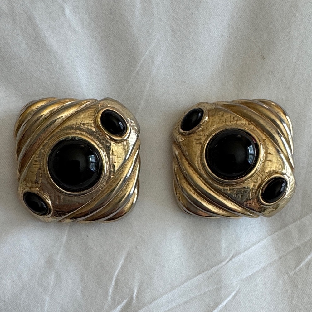 Vintage Gold and Black Clip-On Earrings